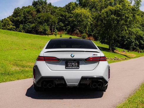 Used 2025 BMW M5 w/ Carbon Package AWD/4WD image 3