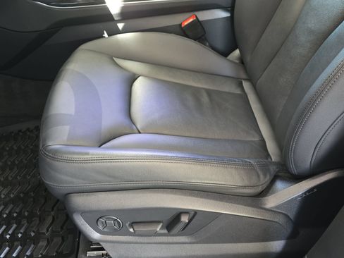 Used 2022 Audi Q7 3.0T Premium w/ Convenience Package AWD/4WD image 32