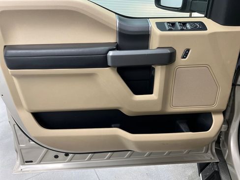 Used 2018 Ford F150 XLT w/ Equipment Group 302A Luxury AWD/4WD image 11