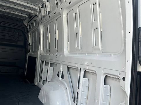 Used 2024 Mercedes-Benz eSprinter 170 Cargo image 21