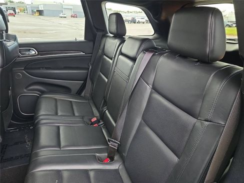 Used 2018 Jeep Grand Cherokee Overland AWD/4WD image 14
