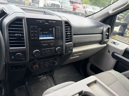Used 2018 Ford F250 XL w/ Power Equipment Group AWD/4WD image 37