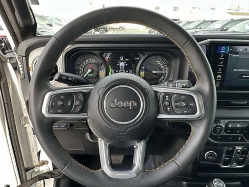Used 2024 Jeep Wrangler Unlimited Sahara image 11