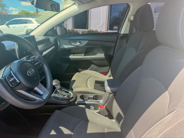 Used 2019 Kia Forte LXS FWD image 5