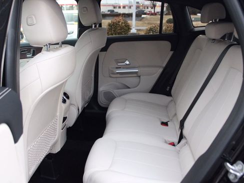 Used 2023 Mercedes-Benz GLA 250 4MATIC image 12