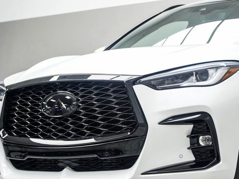 Used 2023 INFINITI QX50 Sport FWD image 2