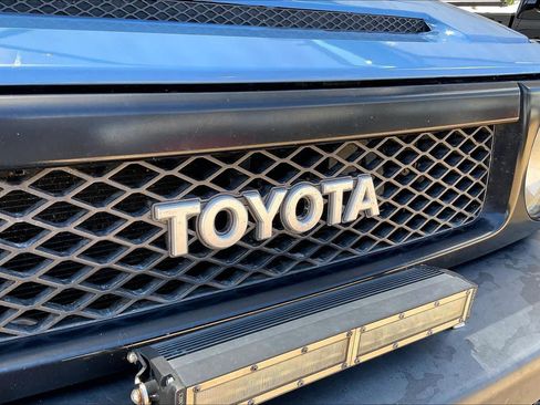 Used 2011 Toyota FJ Cruiser 4WD w/ TRD Sport Pkg image 27