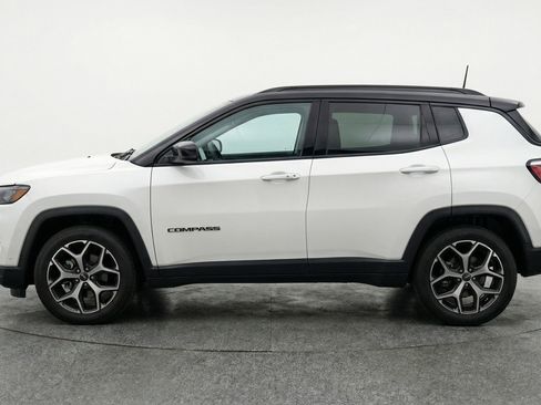 Used 2025 Jeep Compass Limited image 5