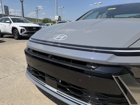 New 2026 Hyundai Sonata Limited FWD image 14