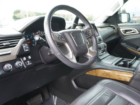 Used 2017 GMC Yukon Denali w/ Open Road Package image 31