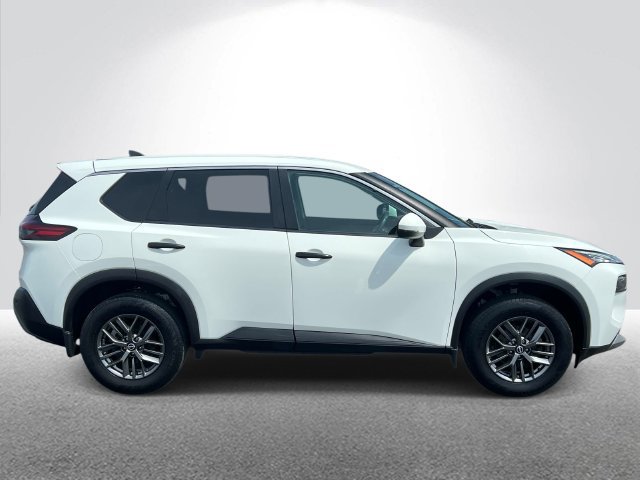 Used 2022 Nissan Rogue S AWD/4WD image 6