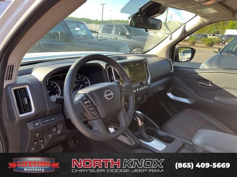 Used 2025 Nissan Frontier SV w/ SV Convenience Package image 6