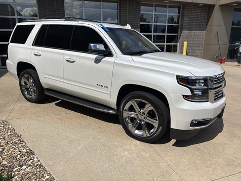 Used 2020 Chevrolet Tahoe Premier w/ Premier 6.2L Value Package image 2