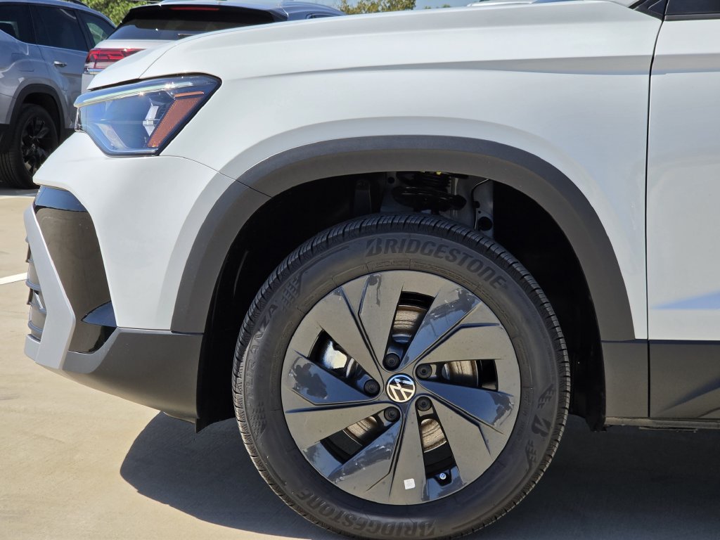 New 2027 Volkswagen Taos S FWD image 7