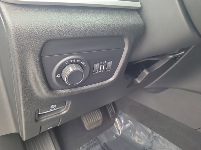 Certified 2023 Jeep Grand Cherokee Altitude AWD/4WD image 25