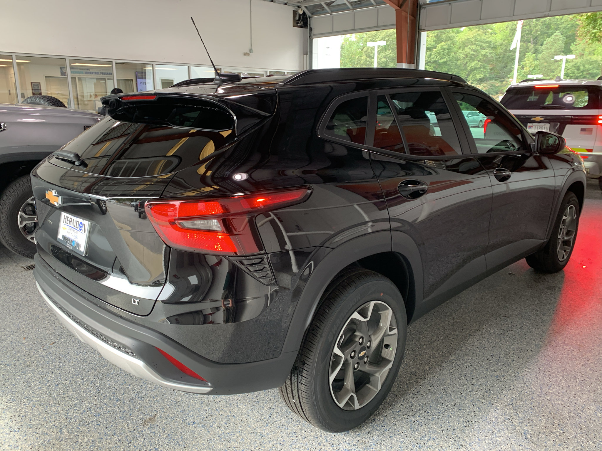 New 2026 Chevrolet Trax LT w/ LT Convenience Package FWD image 10