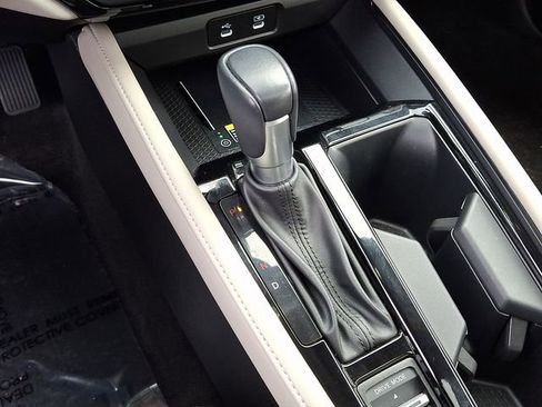 Used 2024 Honda Accord Touring image 18