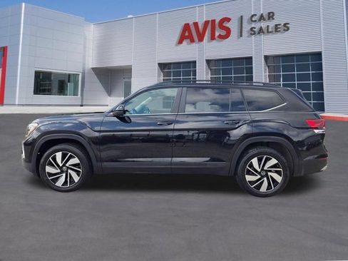 Used 2025 Volkswagen Atlas SE FWD image 11