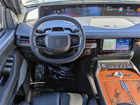 New 2025 Lincoln Navigator Black Label image 16