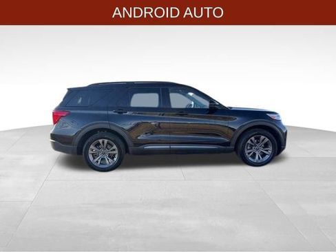 Used 2022 Ford Explorer XLT w/ Equipment Group 202A image 8