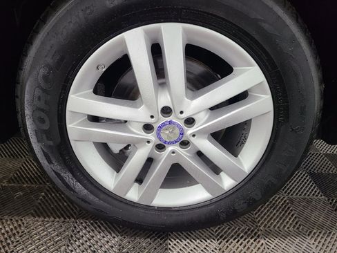 Used 2016 Mercedes-Benz GL 320 GL 350 BlueTEC 4MATIC Sport Ut w/ Premium I Package image 17