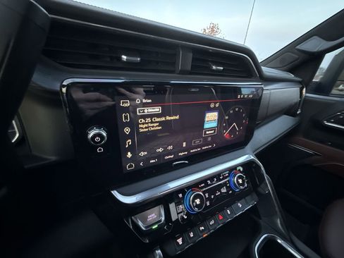 Certified 2024 GMC Sierra 2500 Denali Ultimate image 19