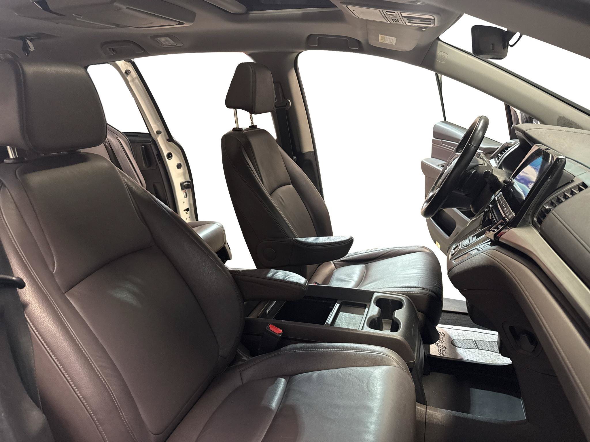 Used 2018 Honda Odyssey Touring image 17