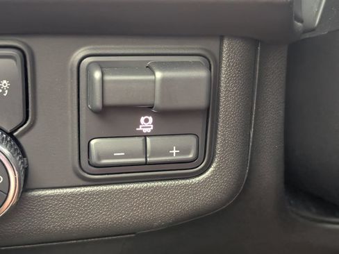 Used 2023 GMC Yukon Denali Ultimate AWD/4WD image 14