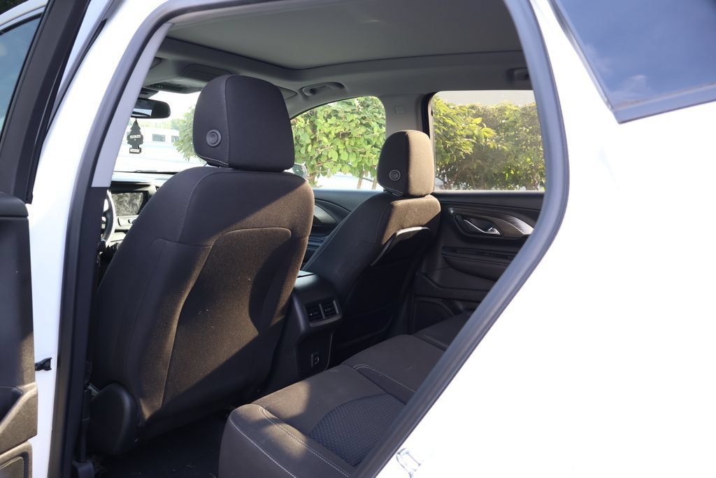 Used 2023 GMC Terrain SLE w/ Driver Convenience Package FWD image 33