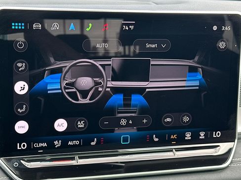 New 2025 Volkswagen Tiguan SE image 18