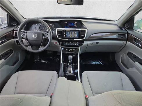 Used 2017 Honda Accord EX image 18