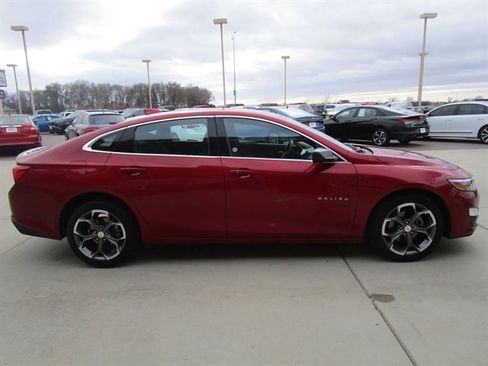 Used 2024 Chevrolet Malibu LT image 6