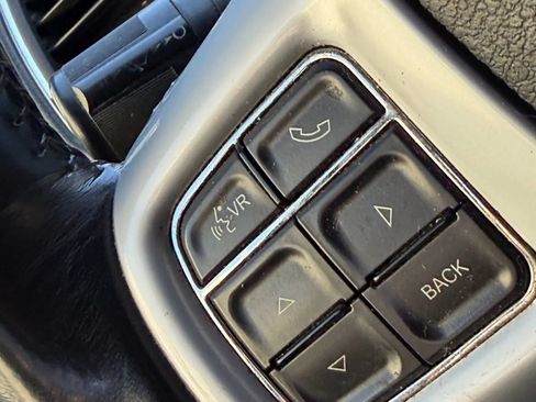 Used 2014 Chrysler Town & Country Touring FWD image 15
