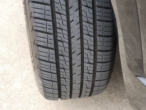 Used 2018 GMC Acadia Denali w/ Technology Package image 11