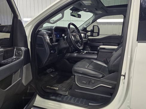 Used 2023 Ford F250 Lariat w/ Lariat Ultimate Package AWD/4WD image 16