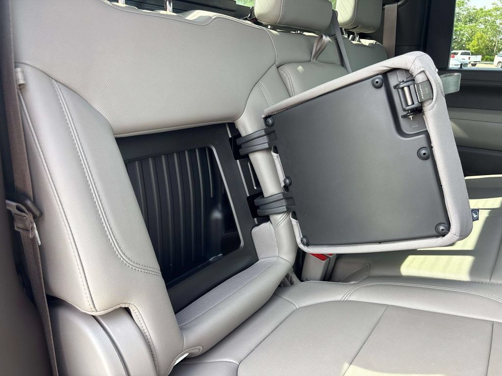 Used 2022 GMC Sierra 2500 SLT w/ SLT Convenience Package AWD/4WD image 17