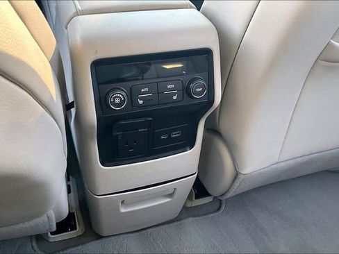 Used 2023 GMC Acadia Denali w/ Denali Ultimate Package image 34