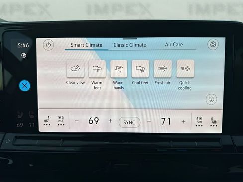 Used 2025 Volkswagen Atlas Cross Sport SE image 18