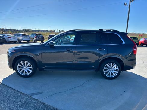 Used 2017 Volvo XC90 T6 Momentum image 7