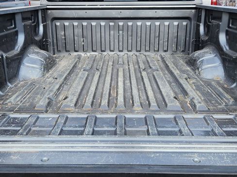 Used 2017 Nissan Titan SV image 13