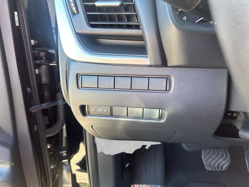 Used 2021 Nissan Rogue S image 28