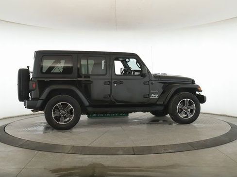 Used 2023 Jeep Wrangler Sahara image 6