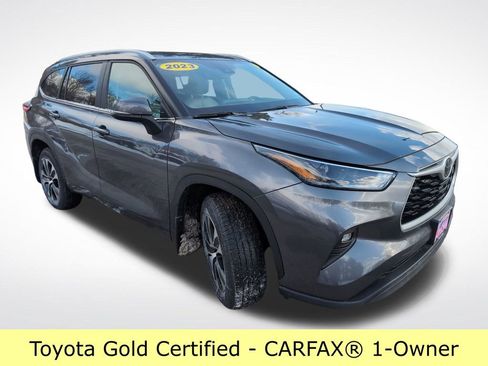Certified 2023 Toyota Highlander XLE image 9