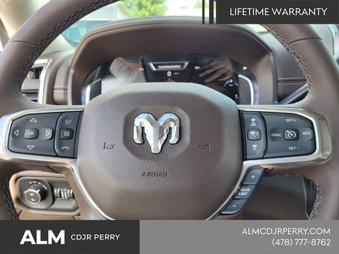 New 2026 RAM 2500 Laramie AWD/4WD image 21