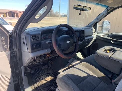 Used 2004 Ford F250 XL image 10