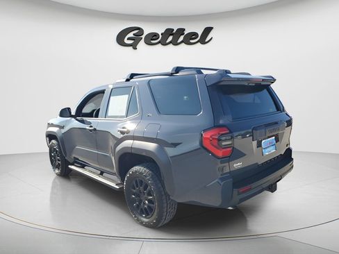 Used 2026 Toyota 4Runner SR5 AWD/4WD image 7