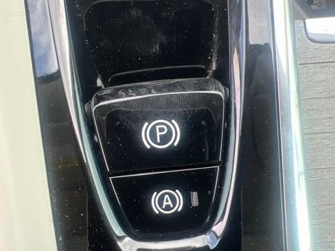 Used 2024 Volvo XC60 B5 Plus AWD/4WD image 18