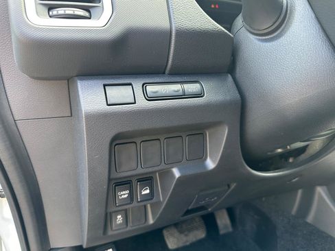 Used 2024 Nissan Frontier SV AWD/4WD image 14