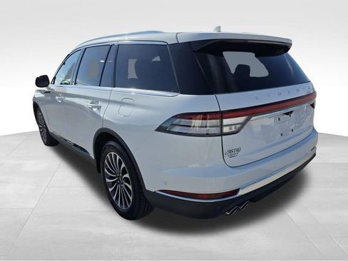 Certified 2023 Lincoln Aviator Reserve w/ Equipment Group 201A image 4