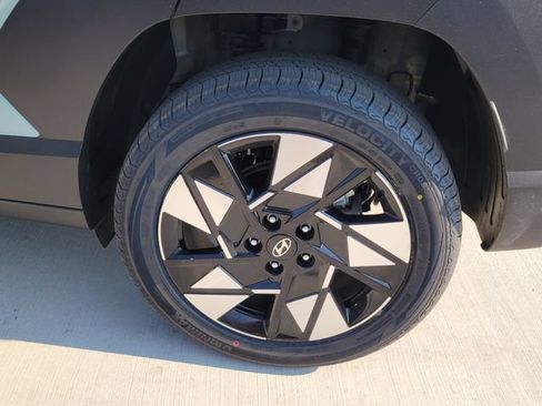 Used 2024 Hyundai Kona SEL AWD/4WD image 18